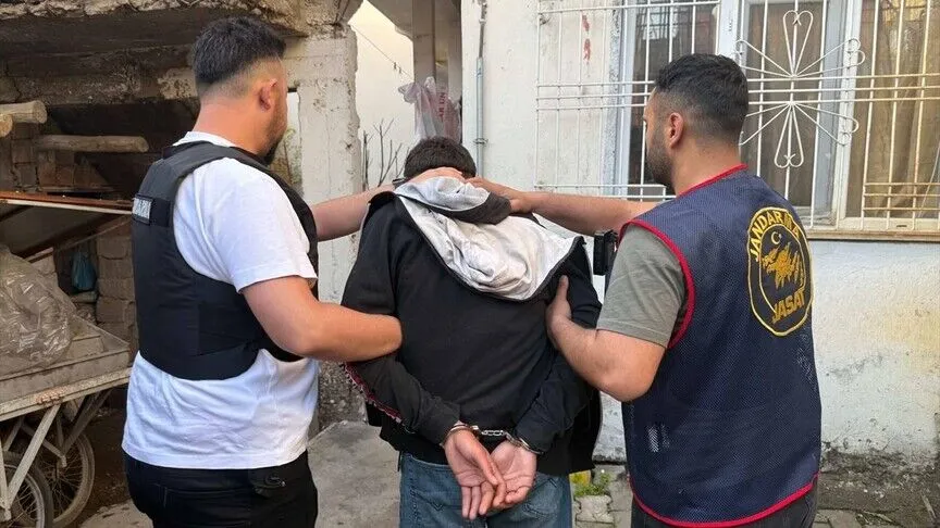 Ankara’da koku ihbarı polisi harekete geçirdi! Evden uyuşturucu çıktı