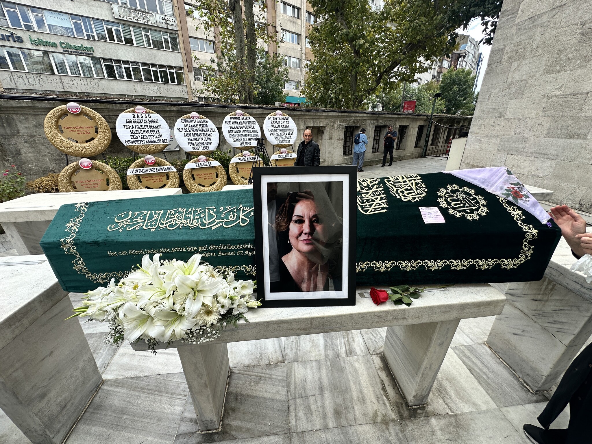 Türk sinemasının usta ismi Gülsen Tuncer Toprağa verildi