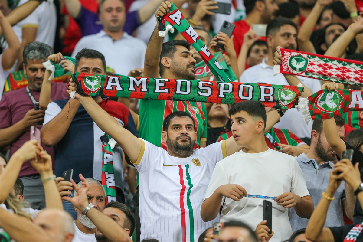 Amedspor Beşiktaş karşısında ilk yarıyı 2-0 önde kapattı