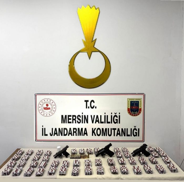 Mersin'de panelvanda 256 bin sentetik ecza yakalandı