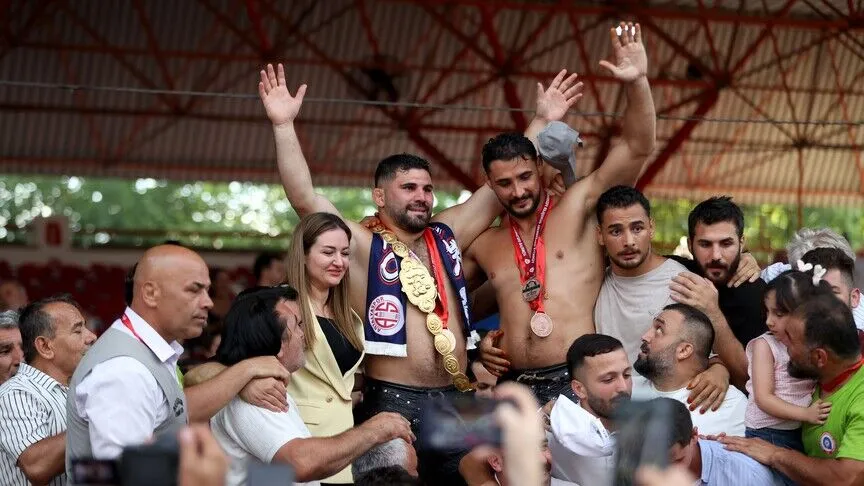 Tokat'ta er meydanının başpehlivanı Erkan Taş oldu