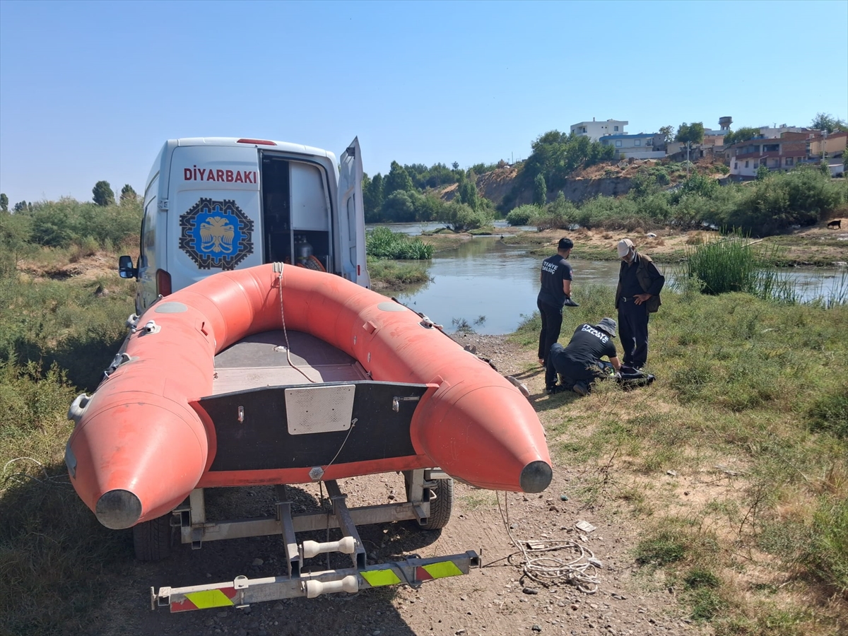 Diyarbakır'da Dicle Nehri'nde mahsur kalan 54 keçi kurtarıldı