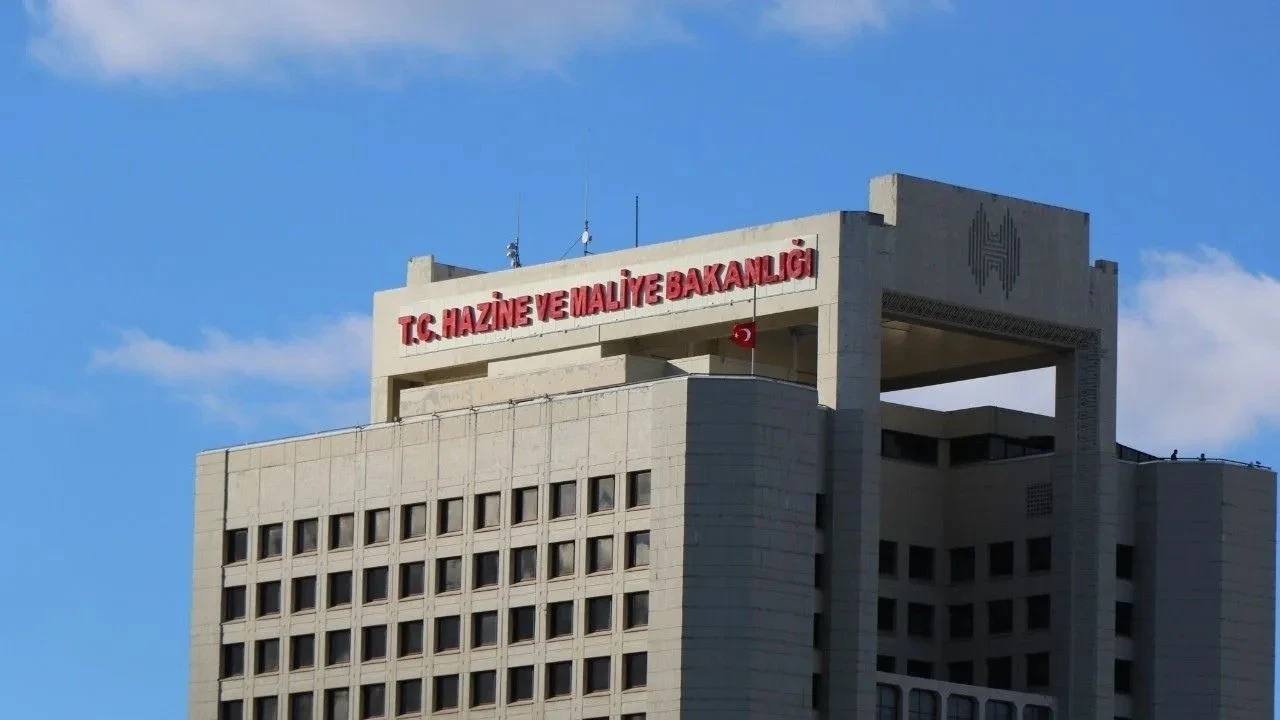 Türkiye'nin merkezi yönetim borç stoku 15,9 trilyon TL'ye yaklaştı