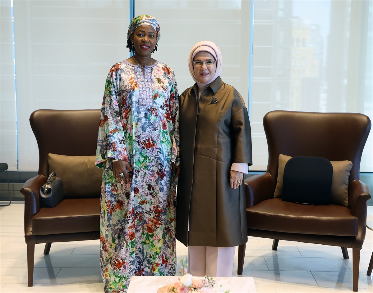 Emine Erdoğan Türkevi’nde Fatima Maada Bio’yu ağırladı