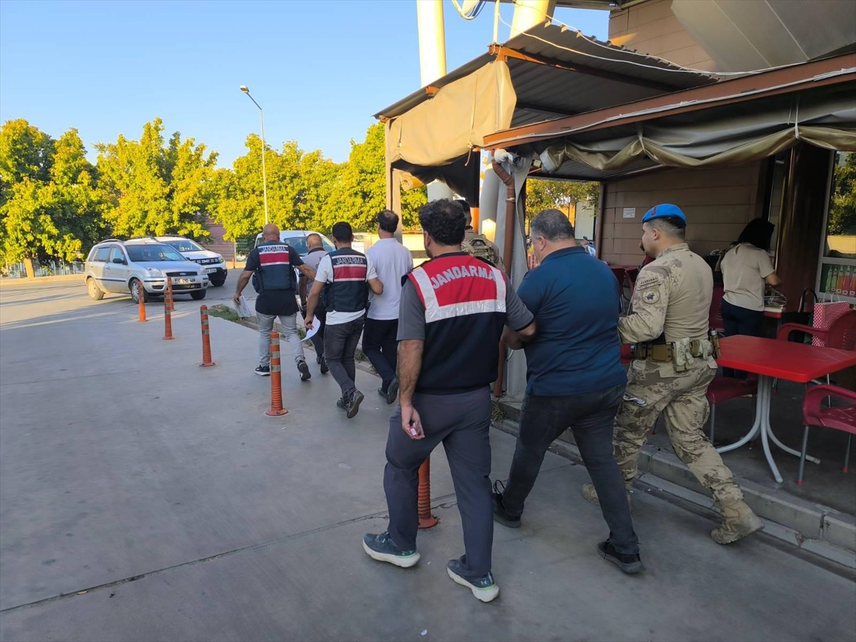 FETÖ’nün fon ağına operasyon: 3 şüpheli tutuklandı