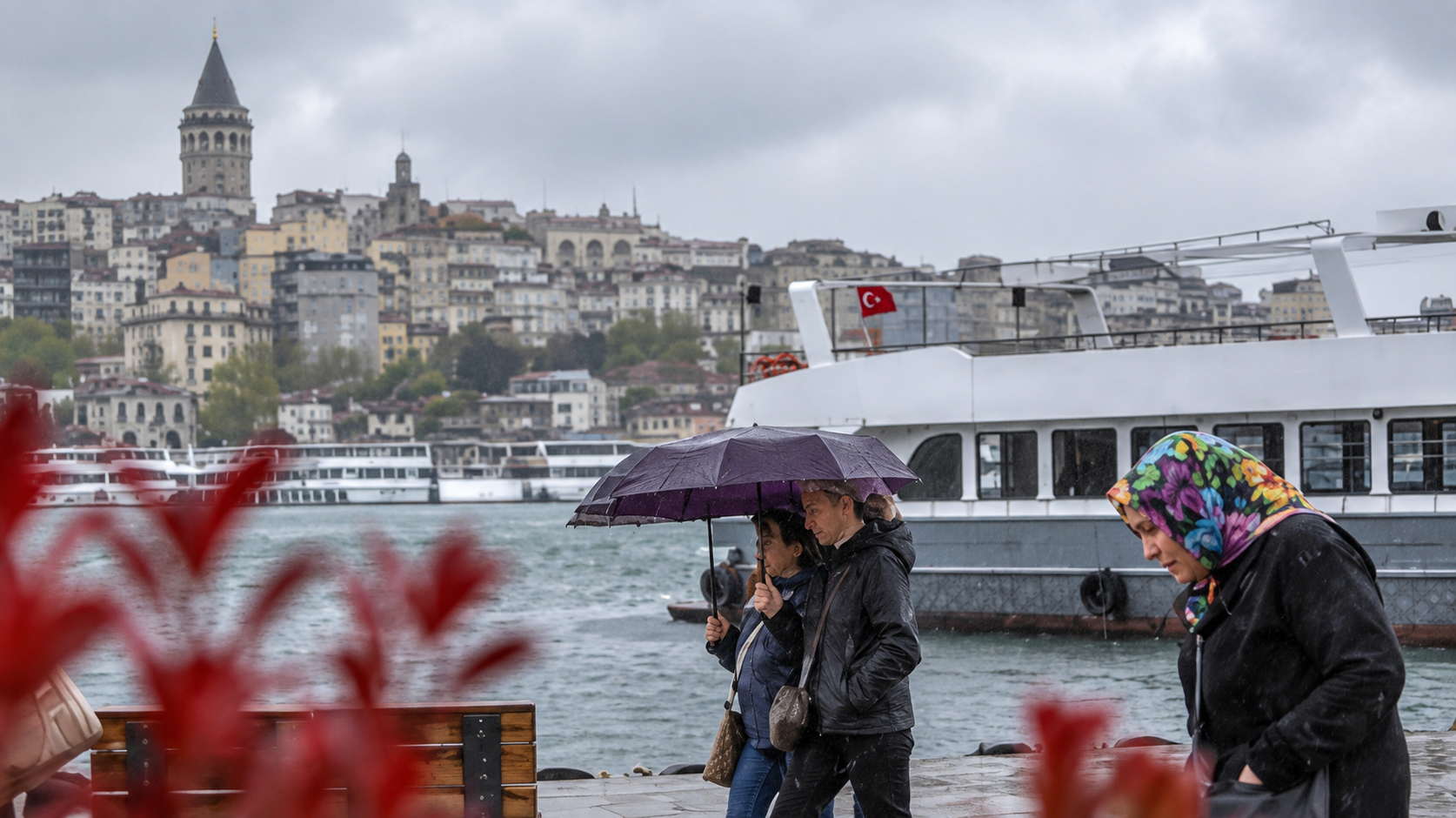 AKOM’dan İstanbul’a sağanak ve fırtına uyarısı