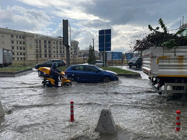 İstanbul’da asıl yağış şimdi geliyor! Baskın riski var