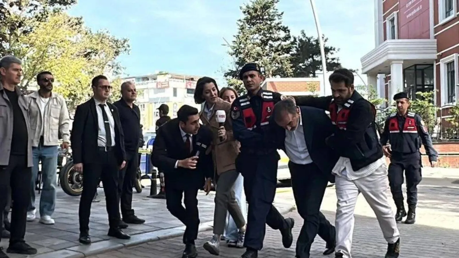Yenidoğan çetesi savcısını tehdit davasında karar değişmedi