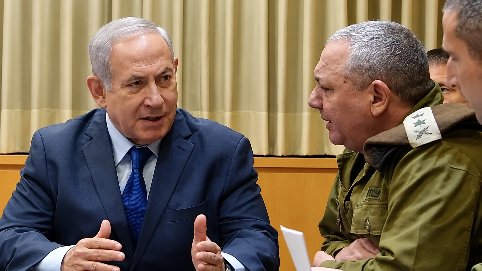Netanyahu’nun oyları eriyor, Eisenkot öne çıkıyor