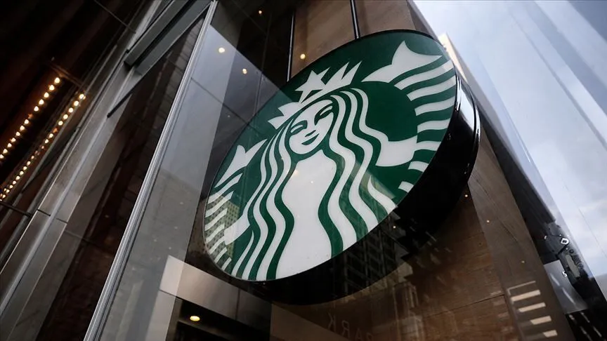 Hayatını Starbucks gezmeye adadı! 180 bin dolar harcadı