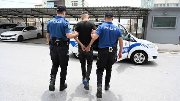 Mersin'de kırmızı bültenle aranan firari yakalandı