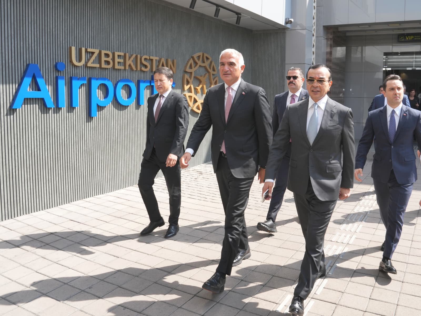 Bakan Ersoy Taşkent’te kültür köprüsü kurdu