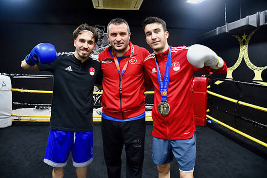 Milli boksör Semih Gümüş Avrupa’da kürsüde