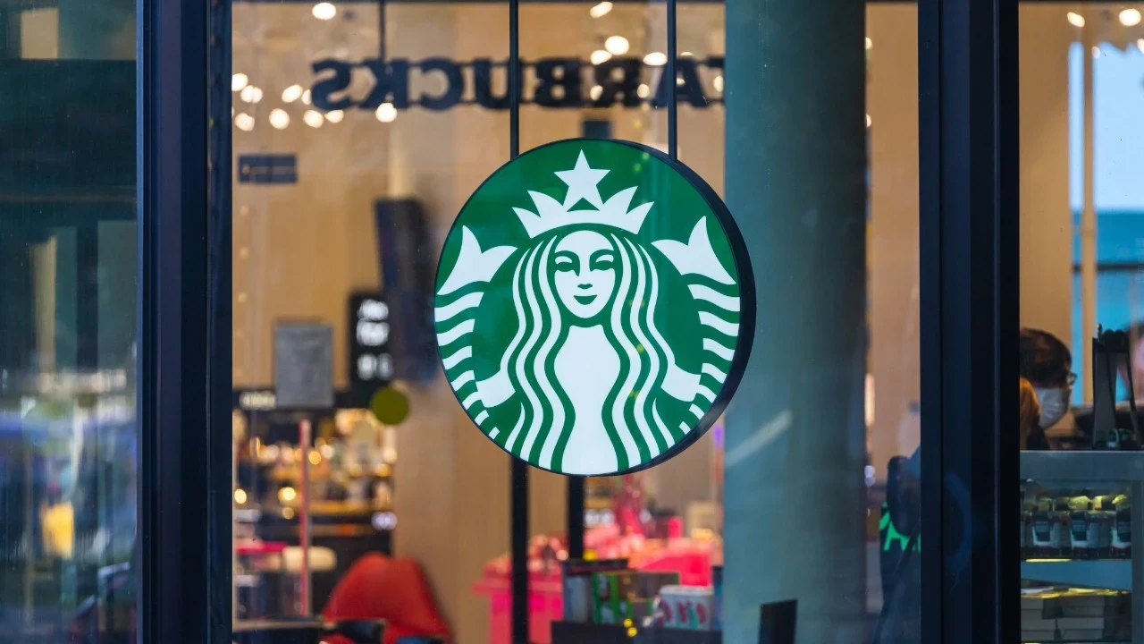 Starbucks neden 250 mağazasını kapatıyor?