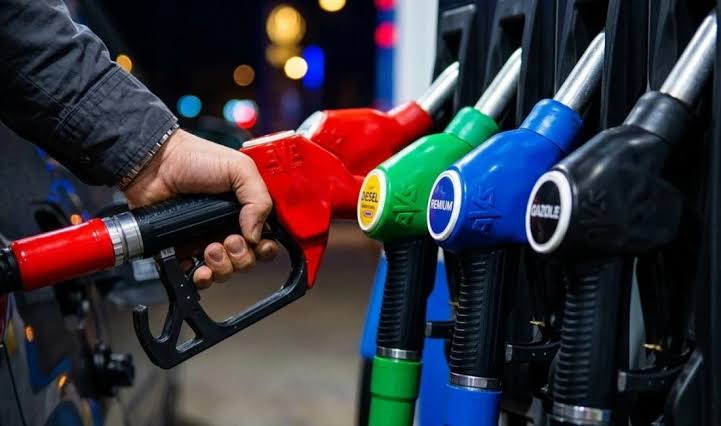 Motorinde ibre yeniden yukarı döndü: Bu gece zam geliyor
