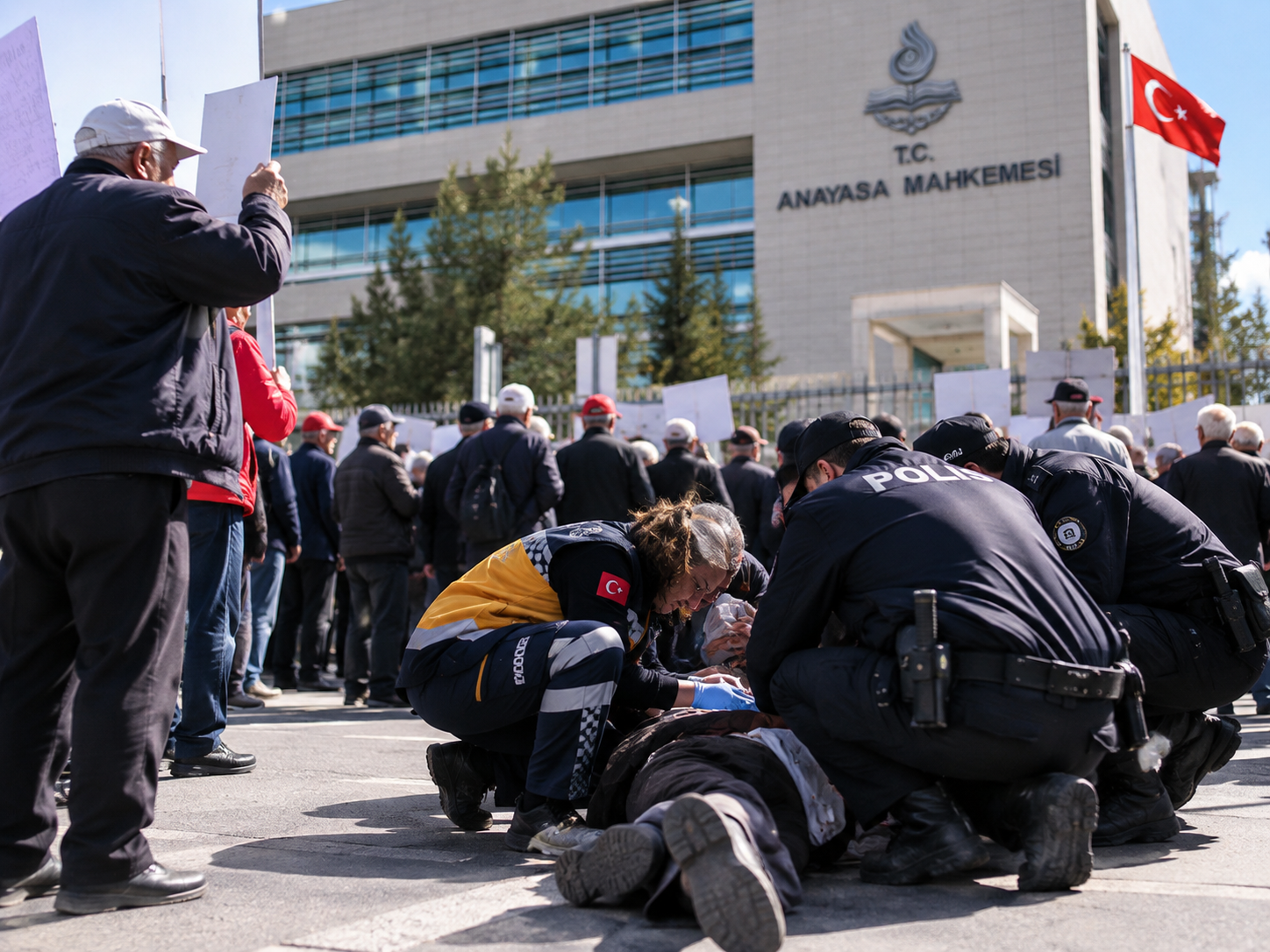 Emekli eyleminde intihar girişimi: Sağlık durumu bilinmiyor