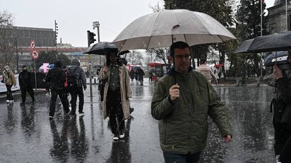 AKOM’dan İstanbul için sağanak uyarısı: Yağışlar ne zaman kuvvetlenecek?