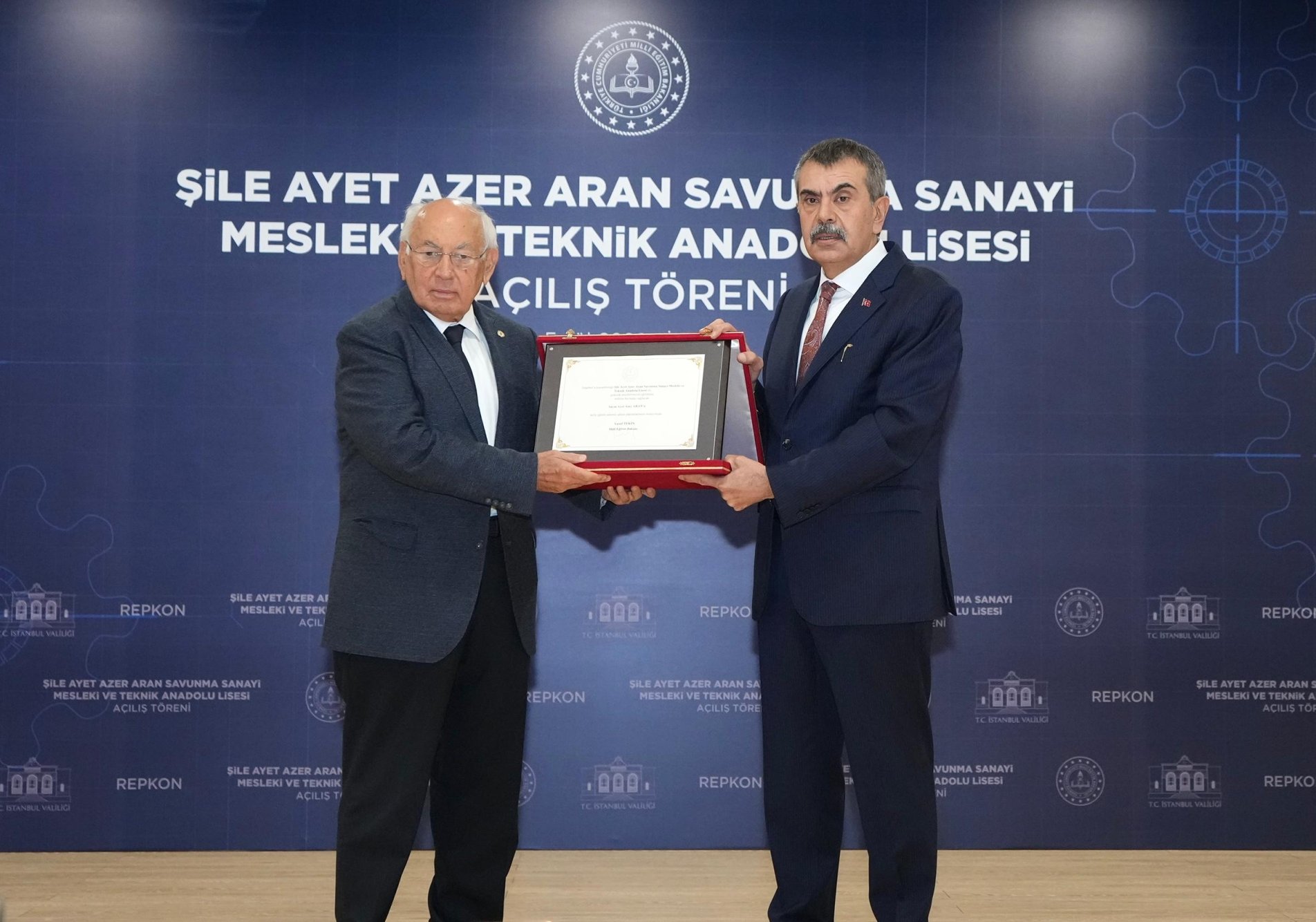 Bakan Tekin: 1416 bursiyerlerimiz yurt dışında Türkiye'nin elçisidir