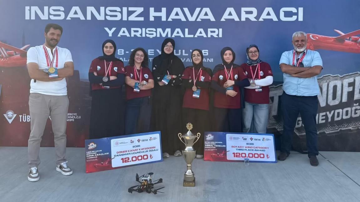 Kadıköy İmam Hatip takımı KİTT-TURAN'dan TEKNOFEST'te 3. şampiyonluk