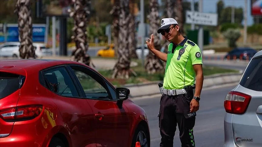 İstanbul'da makas atan sürücüye 90 bin lira ceza verildi