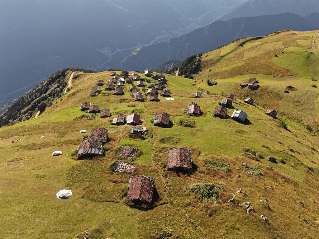 Trabzon yaylalarında sonbahar renkleri büyüledi