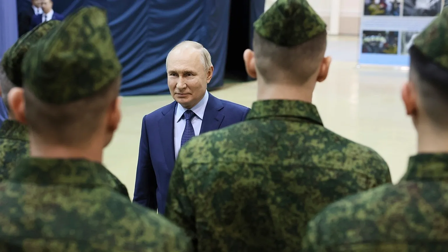 Putin imzayı attı! Rus ordusunda asker sayısı artırıldı