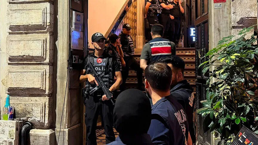 Kağıthane'de alıkoyma operasyonu: 2 kişiyi darbeden 4 şüpheli tutuklandı