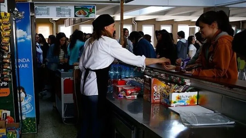 Kantin masrafı asgari ücreti vuruyor: Bir öğrencinin aylık beslenmesi 3 bin 300 TL