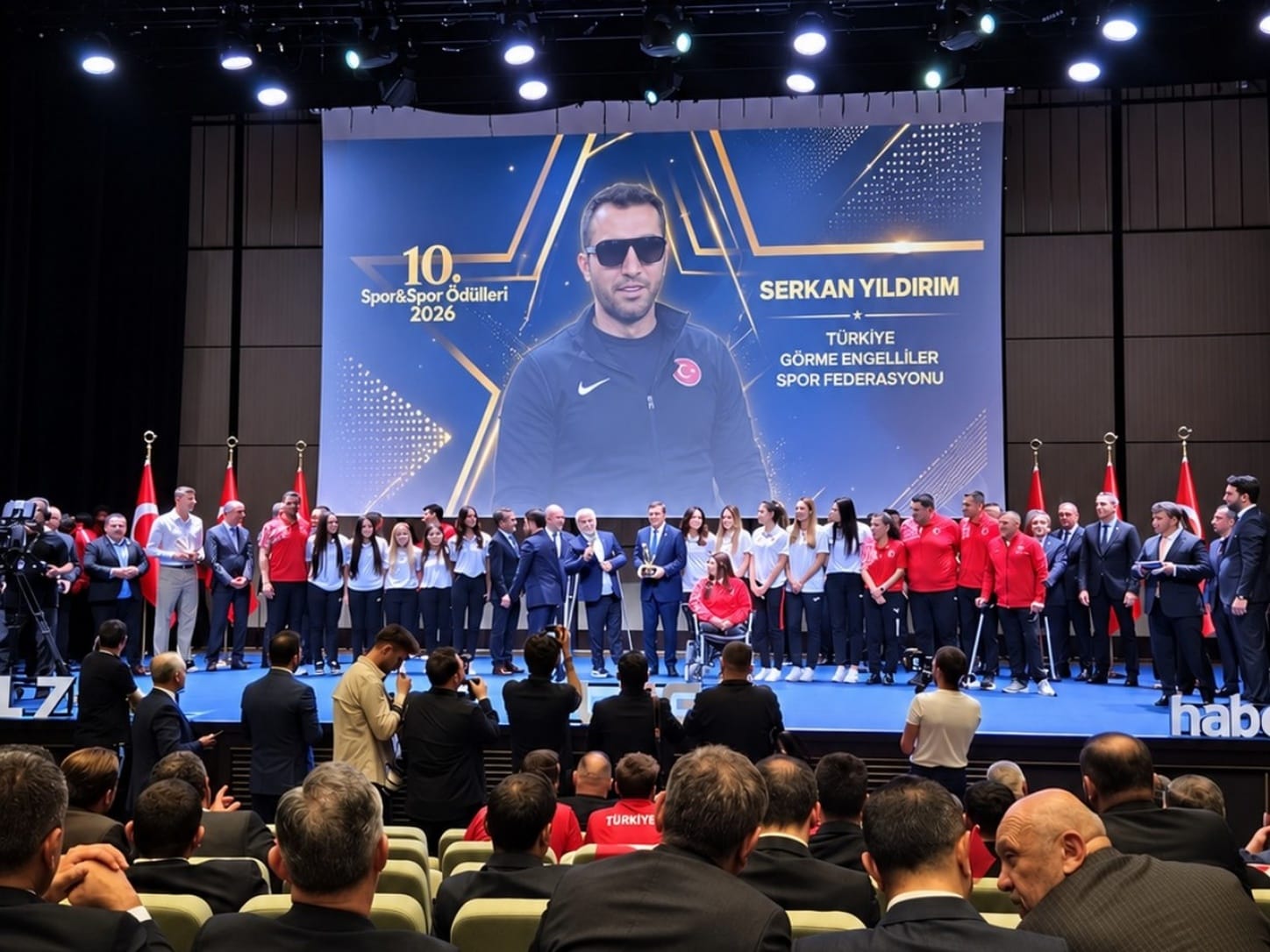 Cevdet Yılmaz'ın katıldığı Ülke TV Spor Ödülleri'nde milli başarılar öne çıktı
