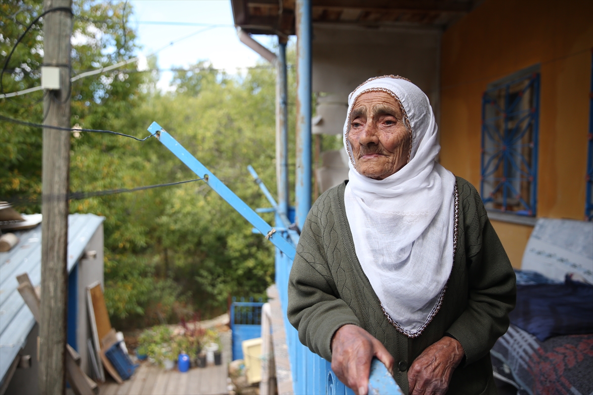 Kayseri'de asırlık yaşam: 108 yaşındaki Ayşe Güler ile 115 yaşındaki Cafer Erkılıç yıllara meydan okuyor
