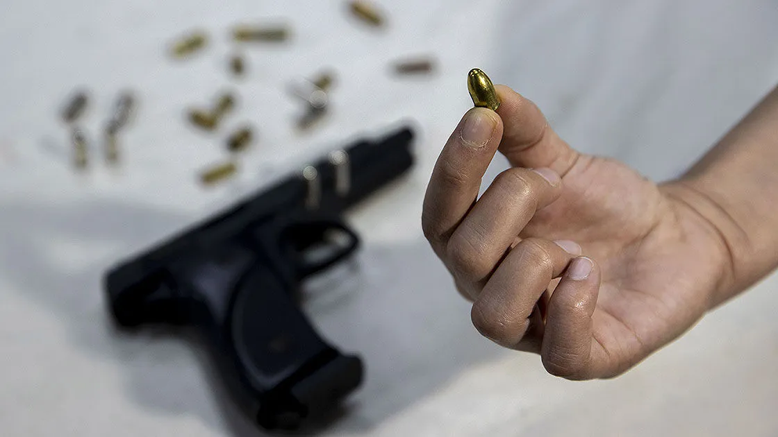 Merminin geldiği yönü lazerle ortaya çıkarıyor