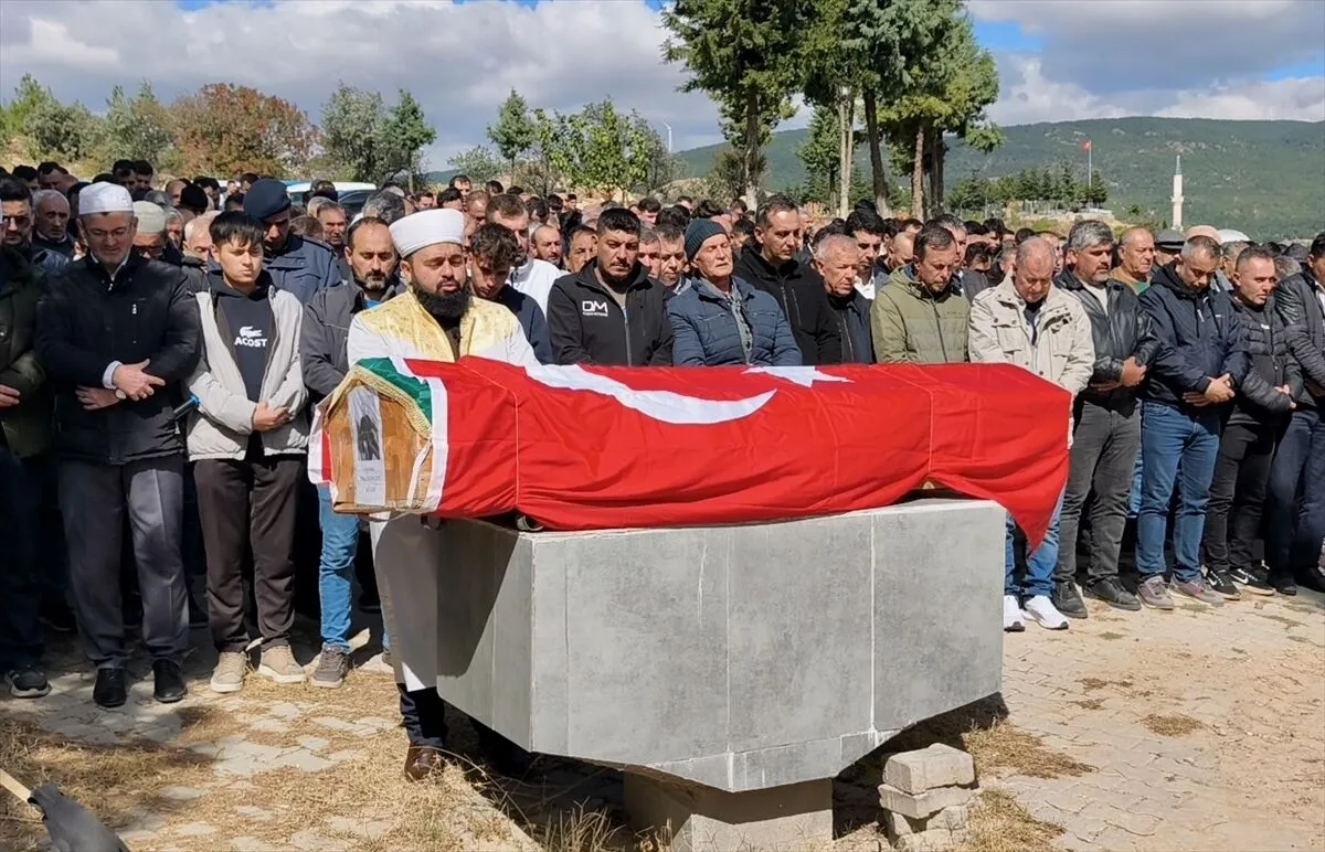Soma maden göçüğünde hayatını kaybeden İsa Olcay Kütahya’da toprağa verildi