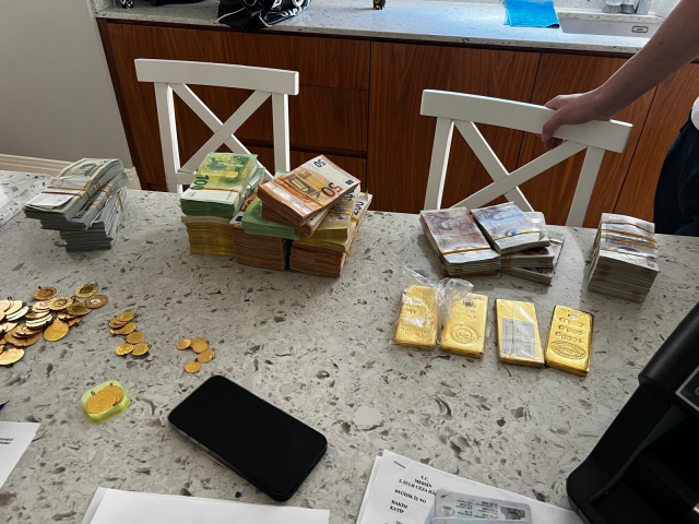 Mersin soruşturmasında evden 4 kilo külçe altın çıktı