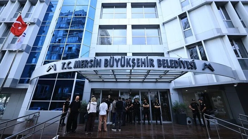 Mersin soruşturmasında 3 belediye başkanı dahil 59 kişi adliyede
