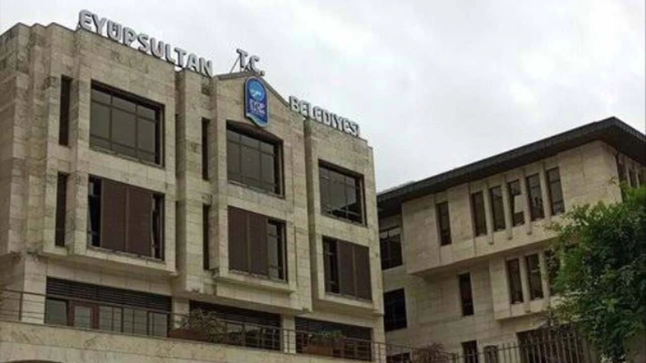 Eyüpsultan Belediyesi soruşturmasında karar! Başkan Özmen dahil 13 kişi tutuklandı