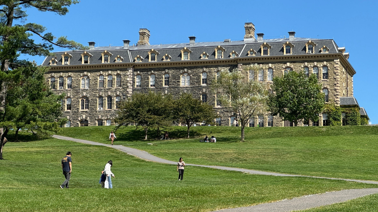 ABD'de Cornell Üniversitesinde toplu tecavüz iddiası protestosu