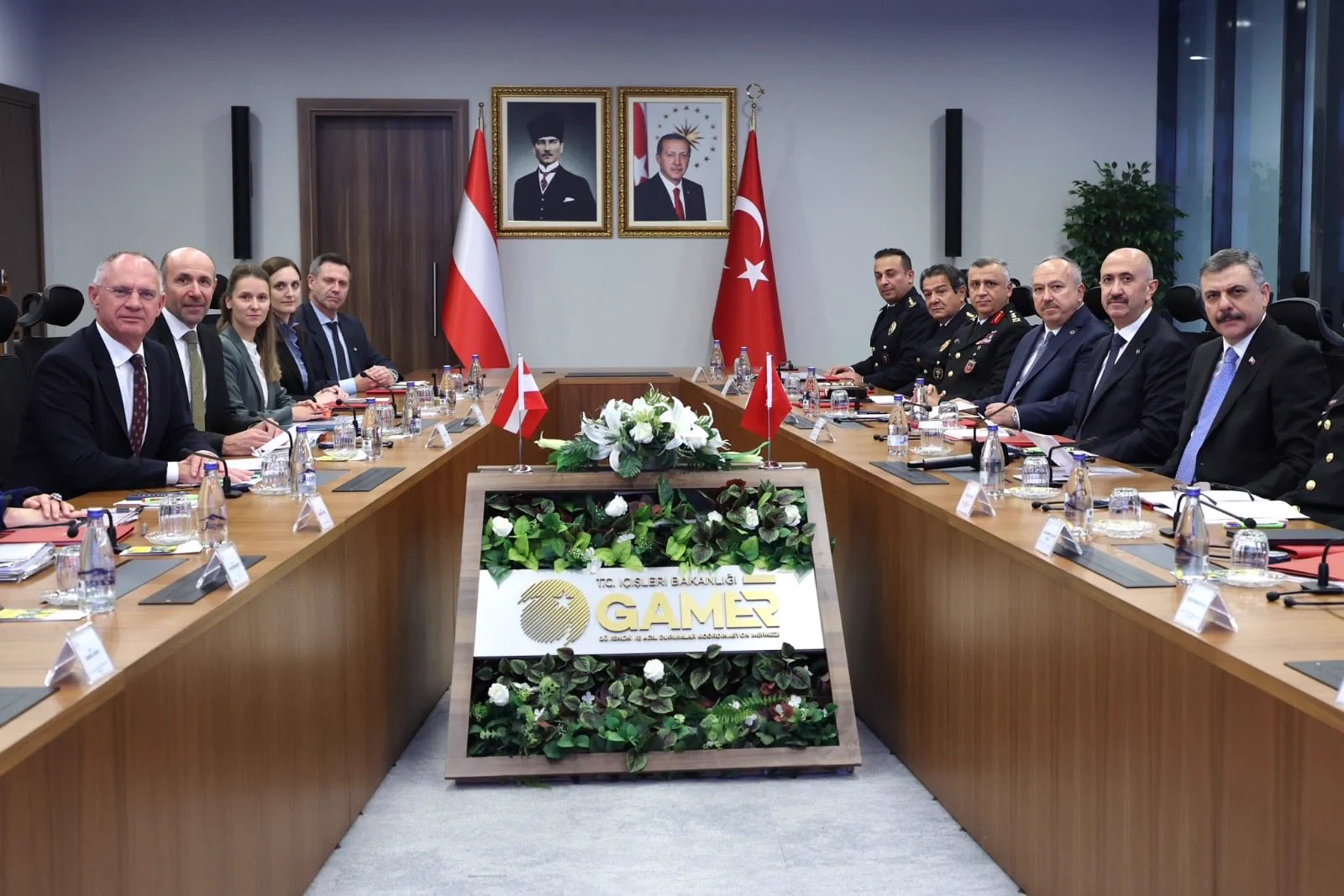 Türkiye ile Avusturya'dan güvenlik ve terörle mücadelede işbirliği