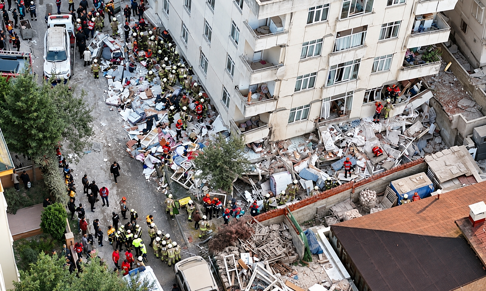 Maltepe’deki çökmenin ardından İstanbul’un riskli binaları yeniden gündemde