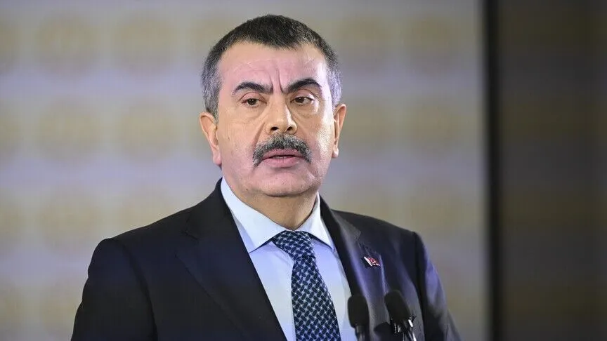 Bakan Tekin'den Maltepe'deki bina çökmesine ilişkin mesaj