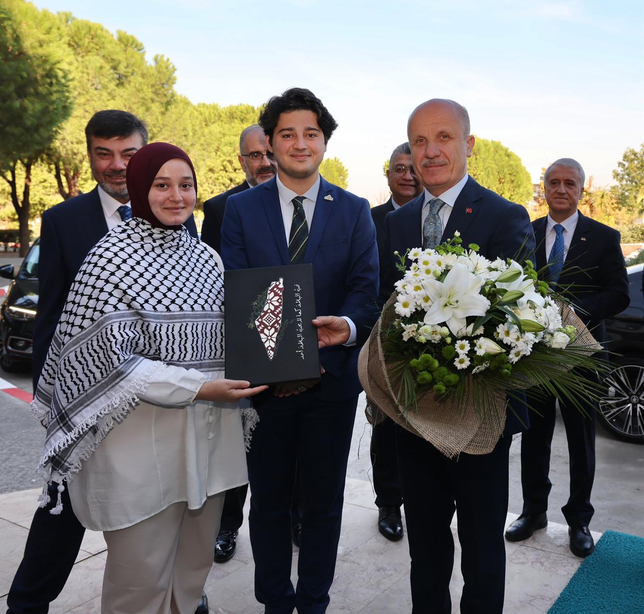 YÖK Başkanı Özvar'dan İzmir Kâtip Çelebi Üniversitesi'ne ziyaret