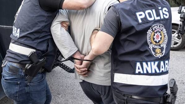 Salihli’de evinde ölü bulunan kişinin eşi gözaltına alındı