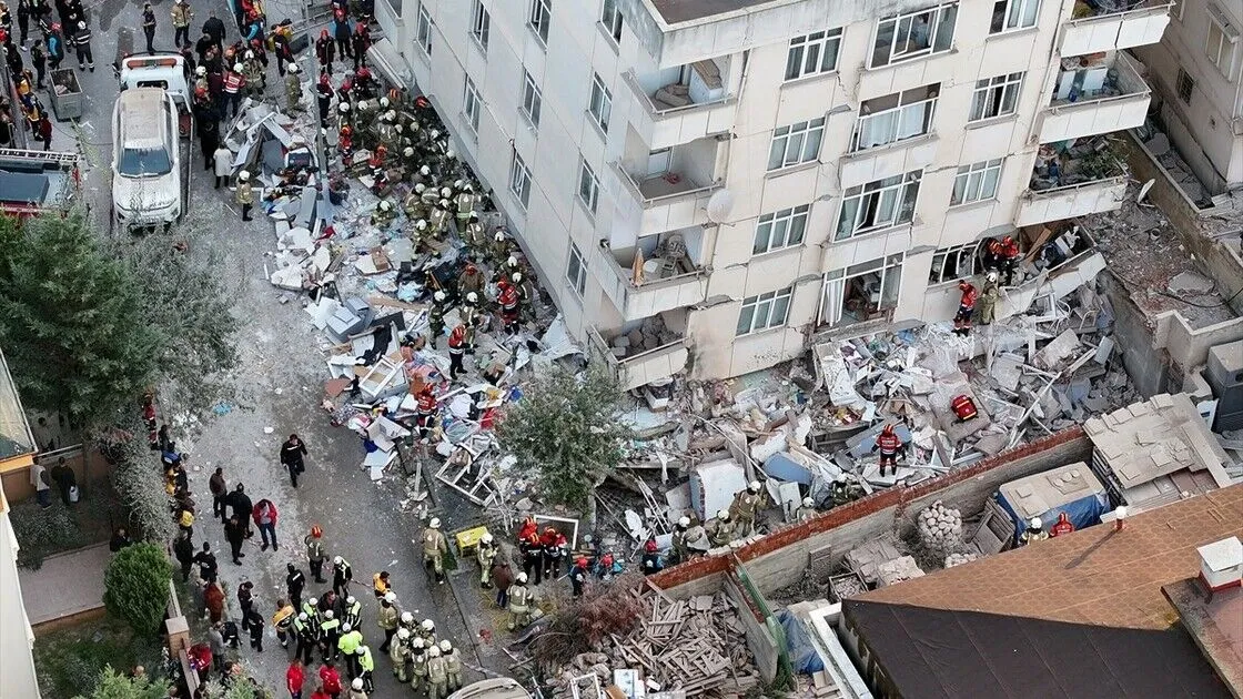 Maltepe'deki bina çökmesinde yeni gelişme: 4 bina mühürlendi