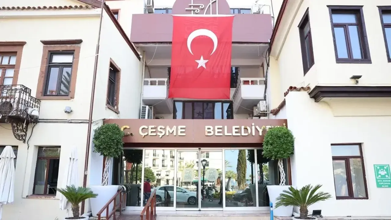 Çeşme Belediyesi soruşturmasında 12 şüpheli adliyeye sevk edildi