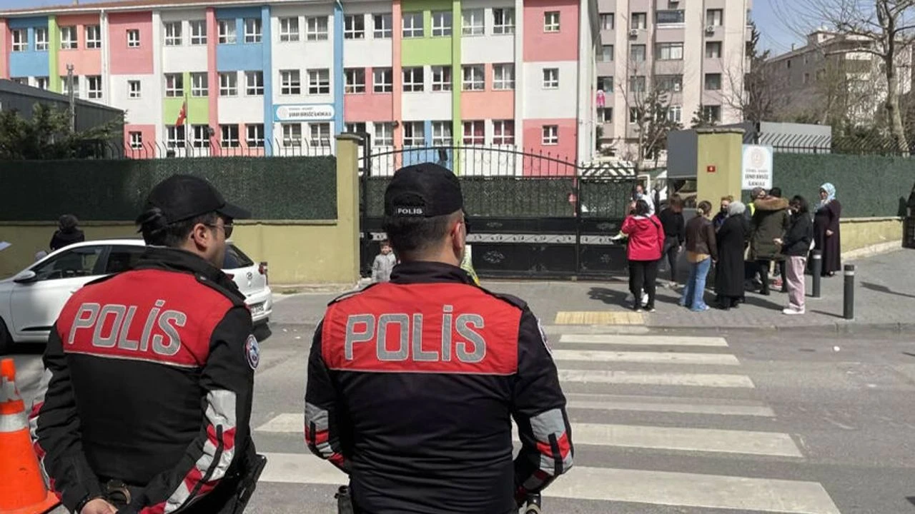 Eskişehir'de polis denetimi! 52 okul çevresi kontrol edildi