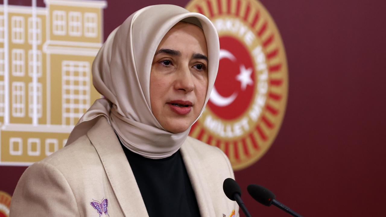 Özlem Zengin'den Özel'e fon yanıtı: Bu ne insanidir ne de ahlakidir