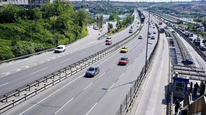11 Ekim İstanbul trafik durumu: Hangi yollar kapalı, nereler yoğun?