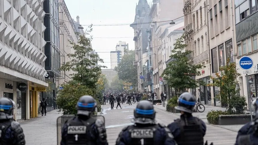 Fransa'da lise eyleminde polis hakkında cinsel saldırı şikayeti