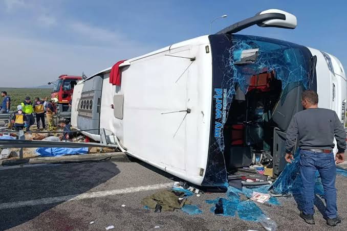 Manisa Akhisar'da 11 kişinin öldüğü kazada 13 yaralı taburcu edildi