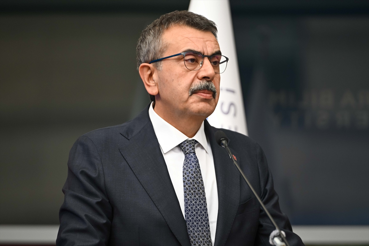 Bakan Tekin'den yapay zekâ mesajı: Bilgiye ulaşmak yetmiyor