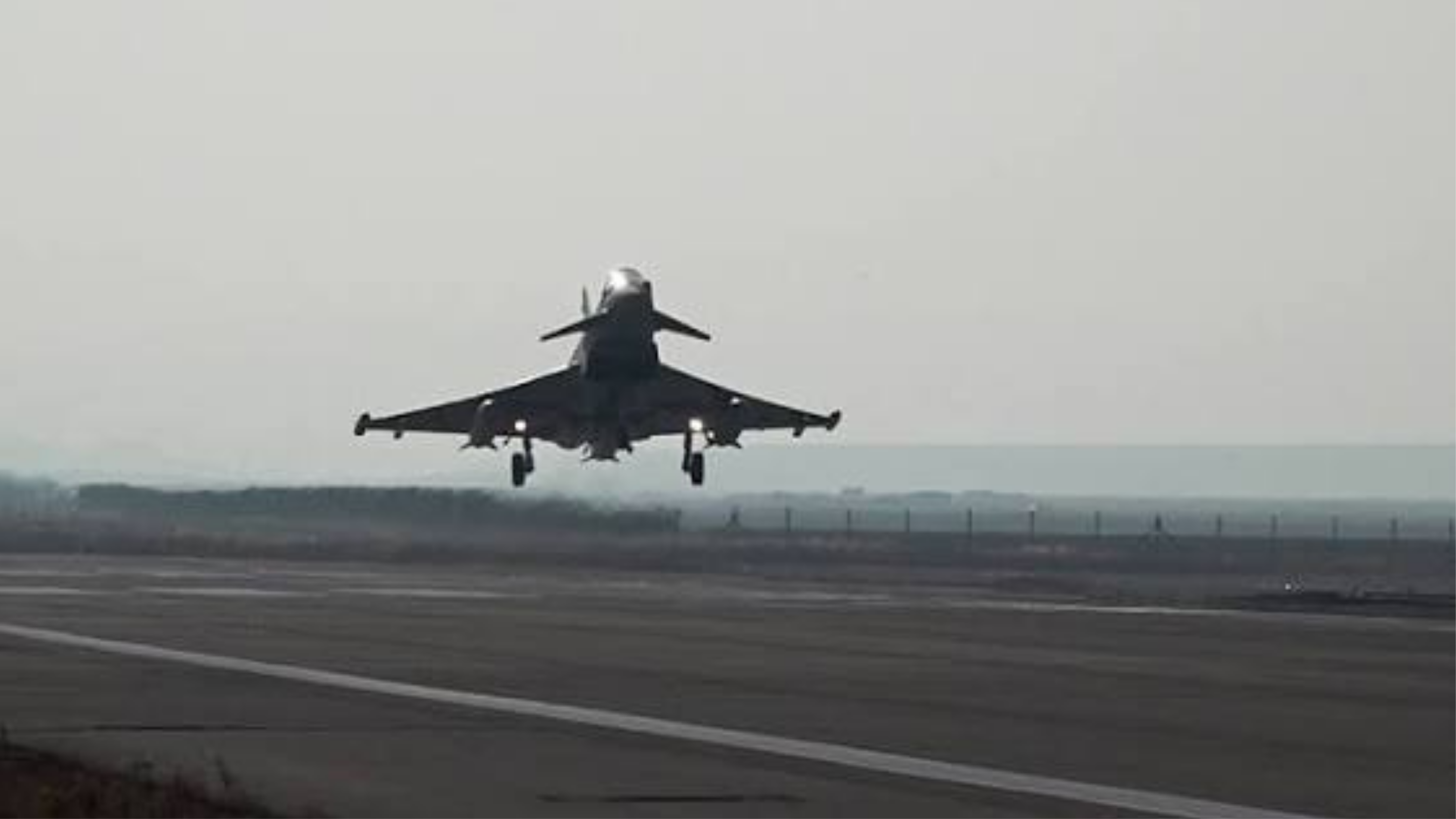 Almanya’da havalimanı geçici olarak kapatıldı: Eurofighter'lar havalandı
